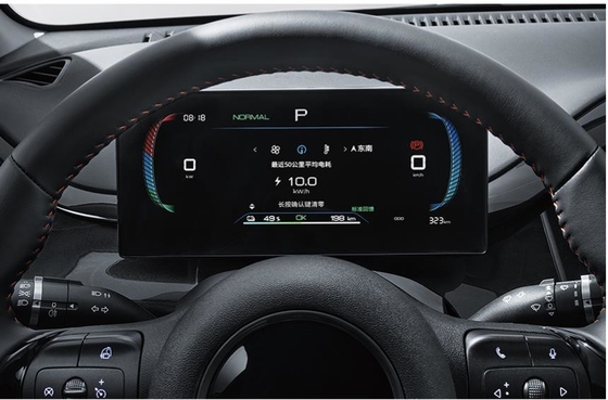 O sedã elétrico compacto BYD e2 tem uma autonomia de 405 quilómetros.