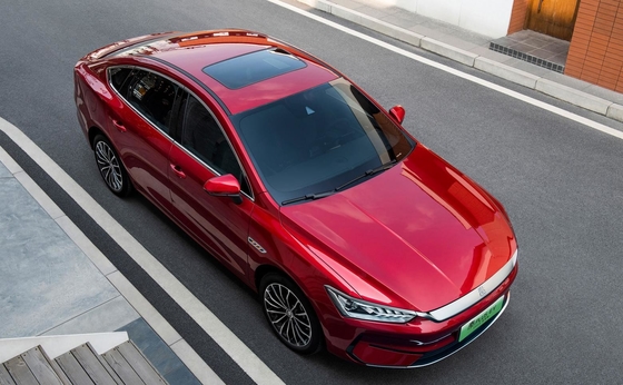O sedã de família elétrico puro mais vendido da BYD, Qin mais EV, tem uma autonomia de 500KM.