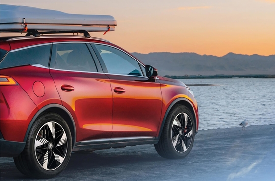 O grande SUV da BYD, Tang Dmi, vem para a disrupção.