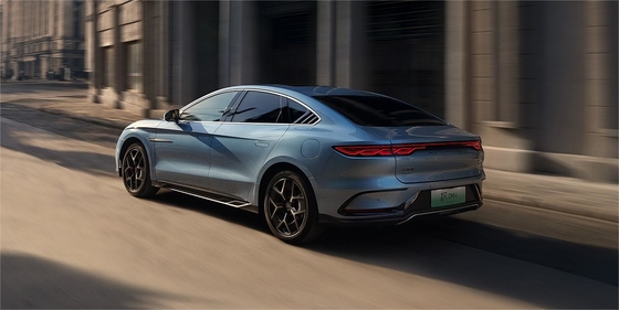 Performance benchmark híbrido 2023 BYD Han DMI200KM sedã elétrico emblemático