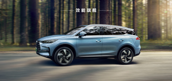 Benchmark de desempenho: potência híbrida com autonomia de 121 km, tração dianteira de luxo BYD SUV Tang DMI
